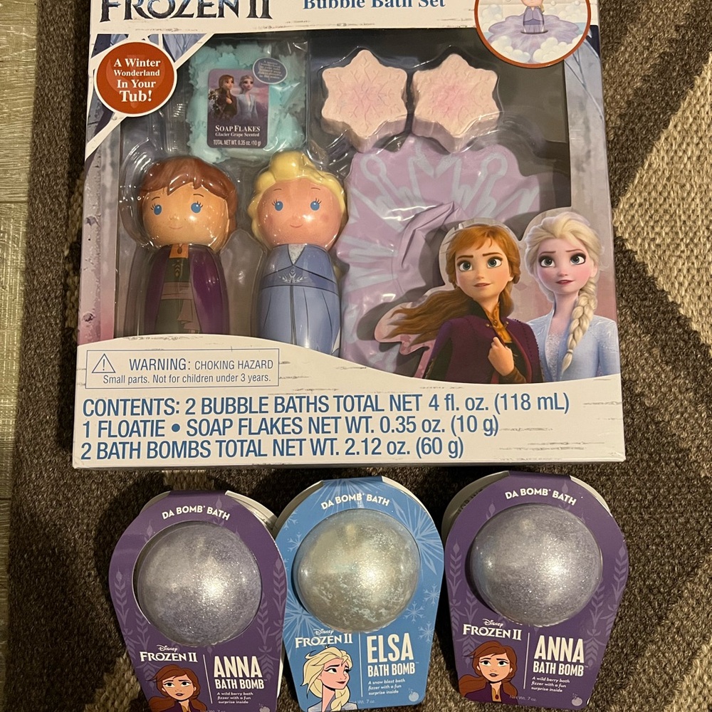 Frozen Bubble Bath Set and Bath Bombs